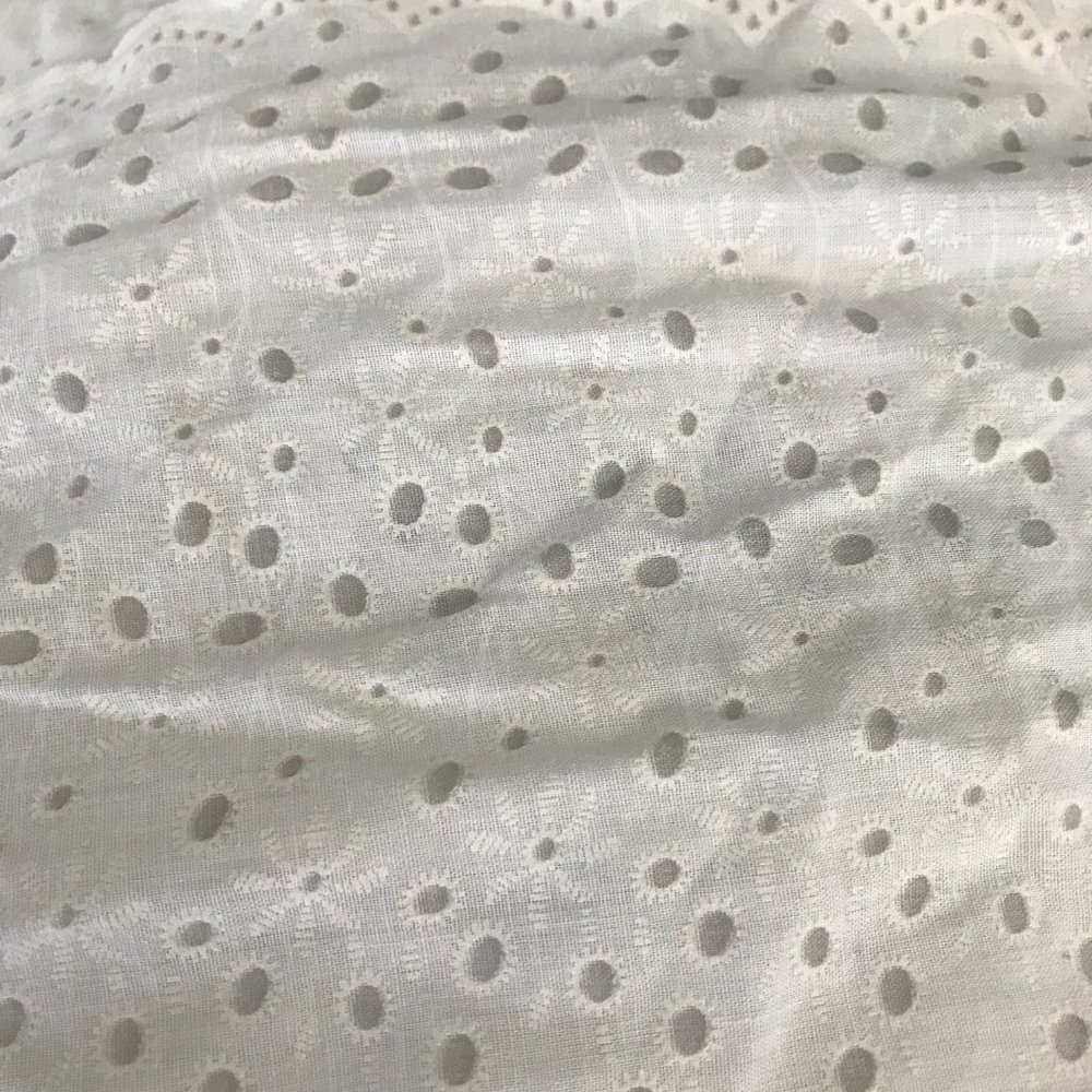 Vintage eyelet lace print cream cotton dust ruffle bedskirt Twin cottagecore